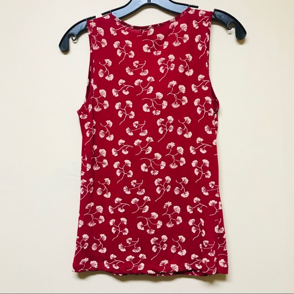 Ginko leaf top in scarlet red - Picture 3 of 3